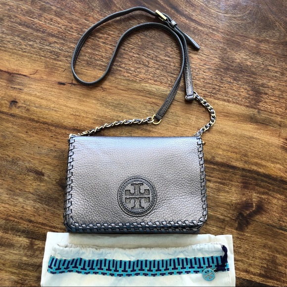Tory Burch Handbags - 🌟 CLEARANCE SALE🌟Tory Burch pewter crossbody bag